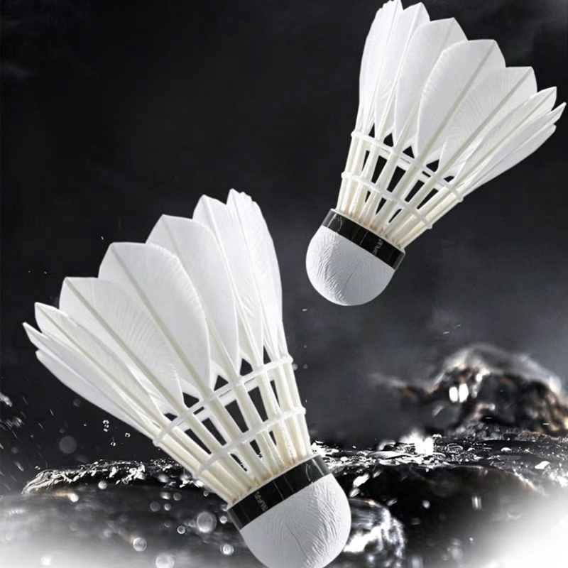 Feather Shuttlecock - 高級グースフェザー製バドミントンシャトル。耐久性に優れ、安定した飛行性能を発揮。屋内・屋外でのトレーニングや競技用として最適。
