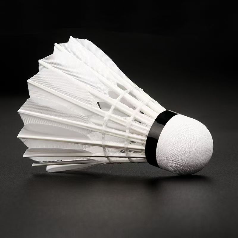 高級グースフェザー製バドミントンシャトル。耐久性に優れ、安定 - Feather Shuttlecock のレビューと価格